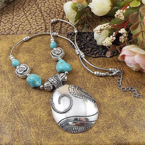 VINTAGE TIBETAN TURQUOISE PENDANT NECKLACE