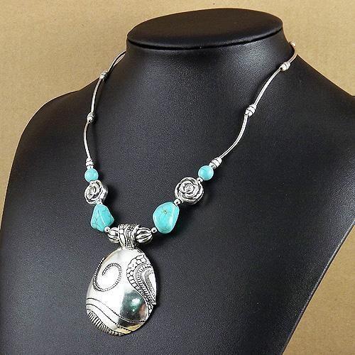 VINTAGE TIBETAN TURQUOISE PENDANT NECKLACE