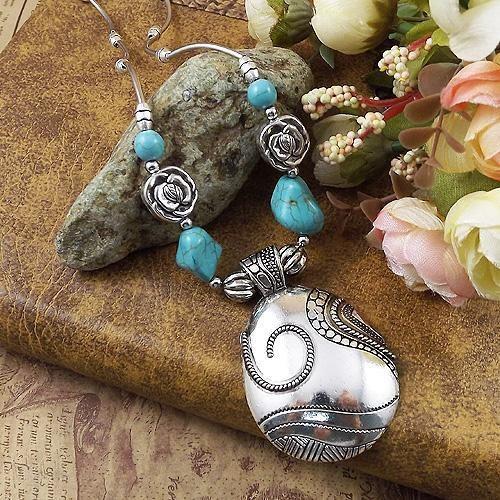 VINTAGE TIBETAN TURQUOISE PENDANT NECKLACE