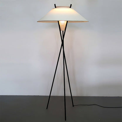 Tripod Hoka Floor Lamp