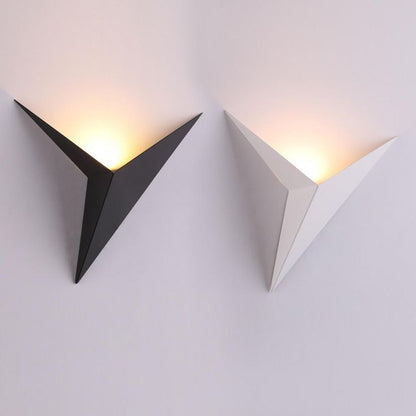 Trigon™ Wall Light