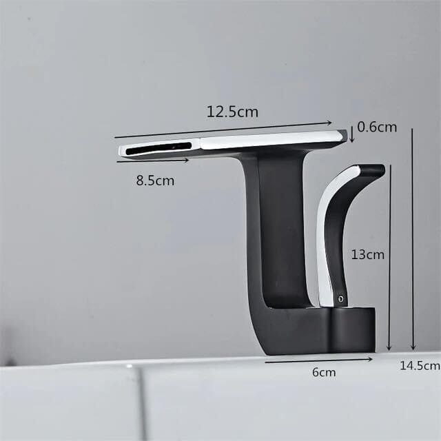 Serpenti Flow Faucet