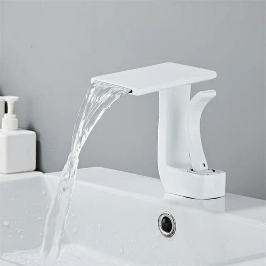 Serpenti Flow Faucet