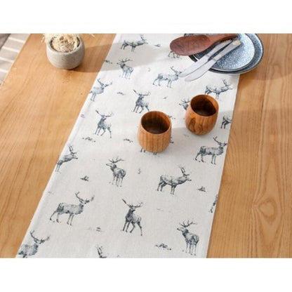 Christmas Saro Table Runner