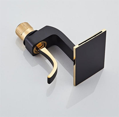 Serpenti Flow Faucet