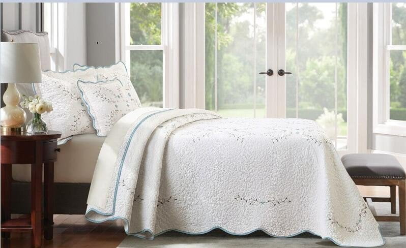 Ophelia Coverlet Set