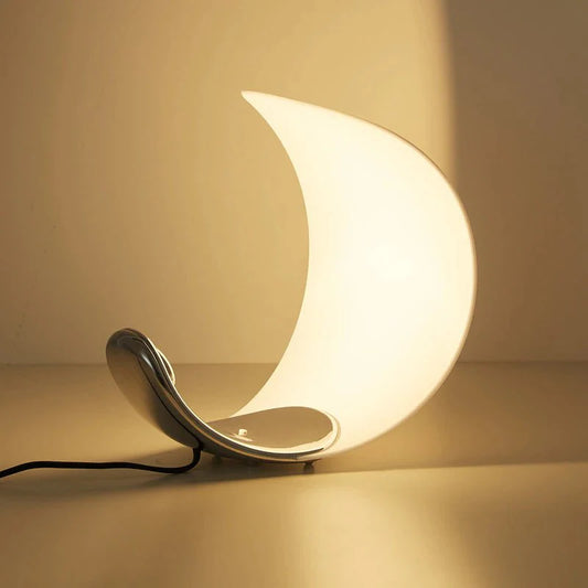 Nova Curve Lamp