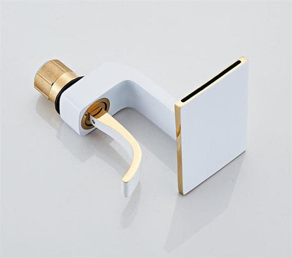 Serpenti Flow Faucet