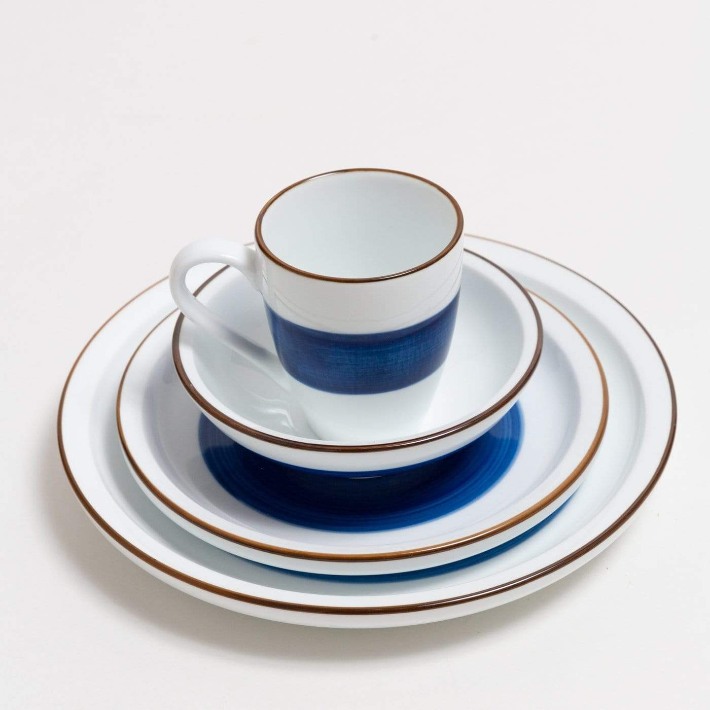 Flur Dinnerware Set (Set of 12 plates)