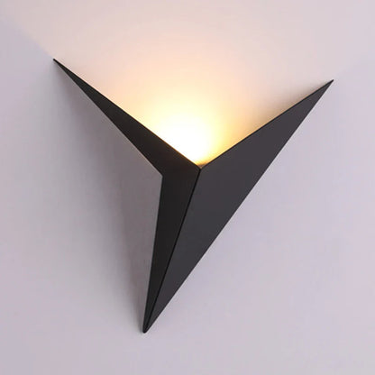 Trigon™ Wall Light