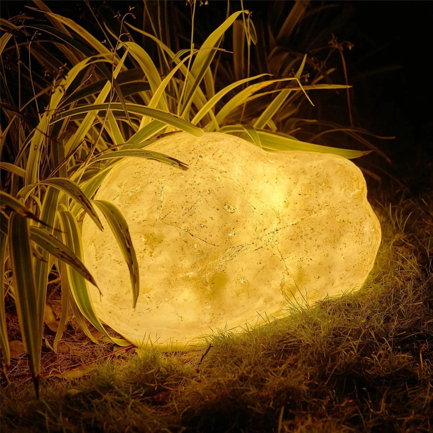 Vibrant Stone Outdoor Light