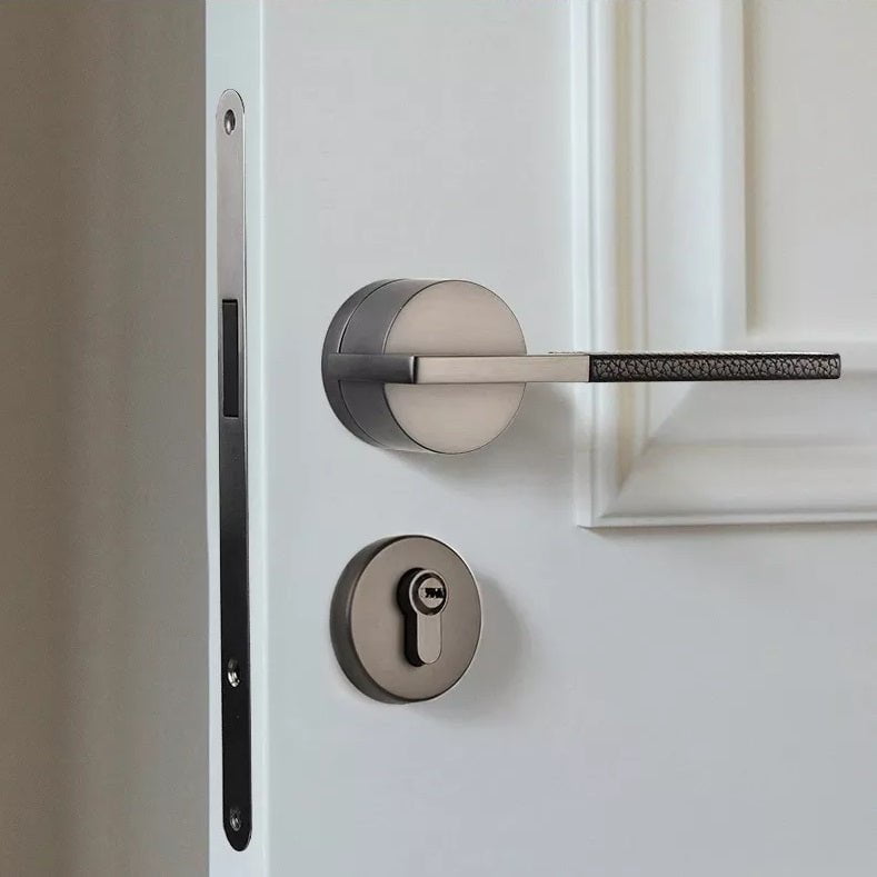 Brae Leather Door Lock